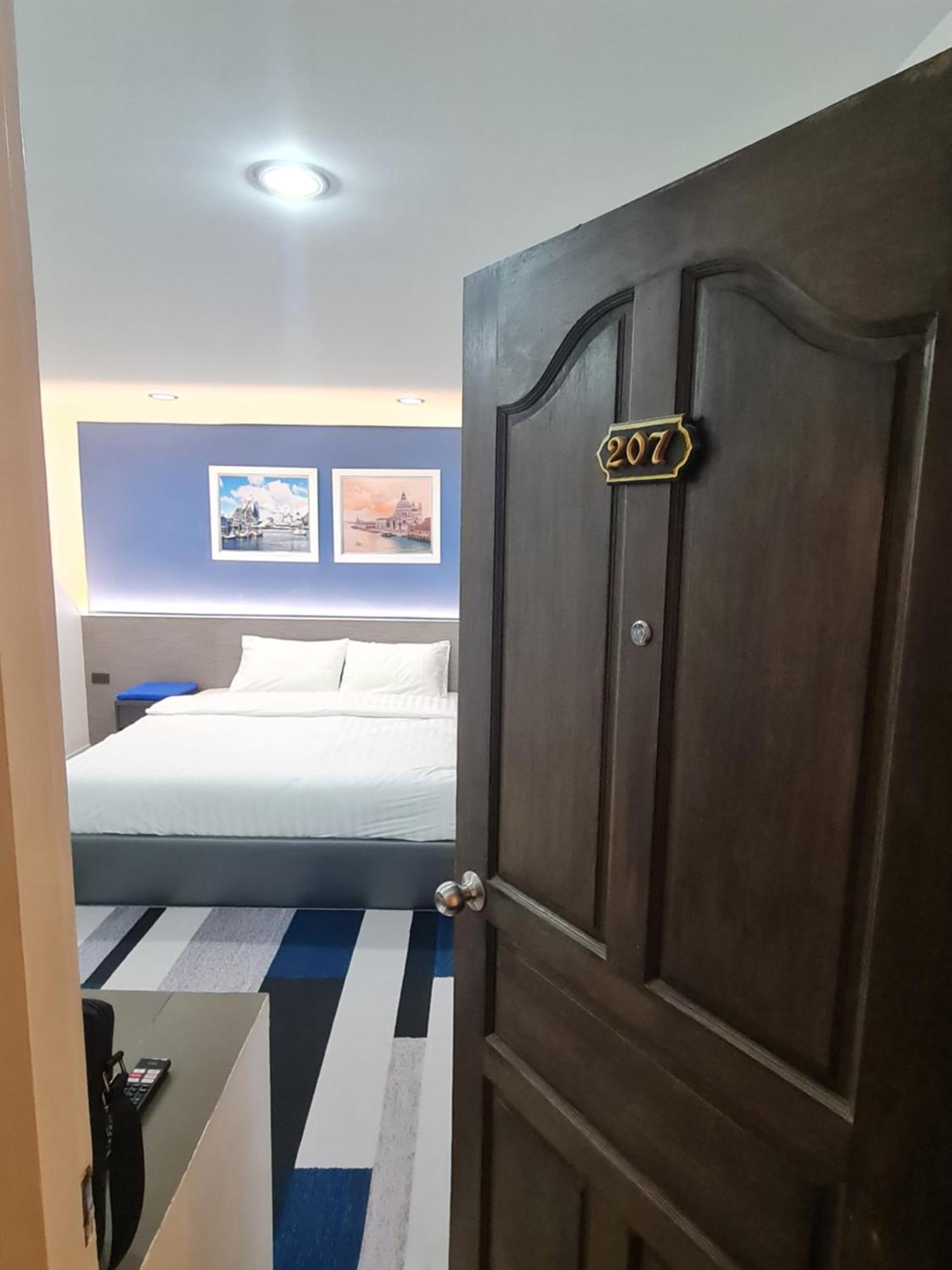 Poonsuk Place Hotel Bangkok Esterno foto